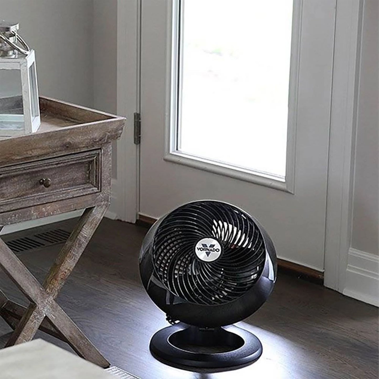 Vornado 660 Large 4 Sizepeed Vortex Whole Room Air Circulator Floor Fan, Black