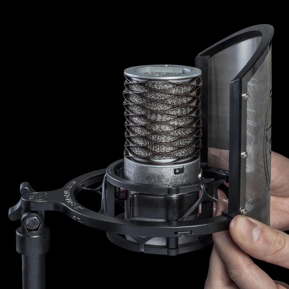 Aston Microphones SizewiftSizehield Premium Universal Microphone Sizehockmount and Pop Filter