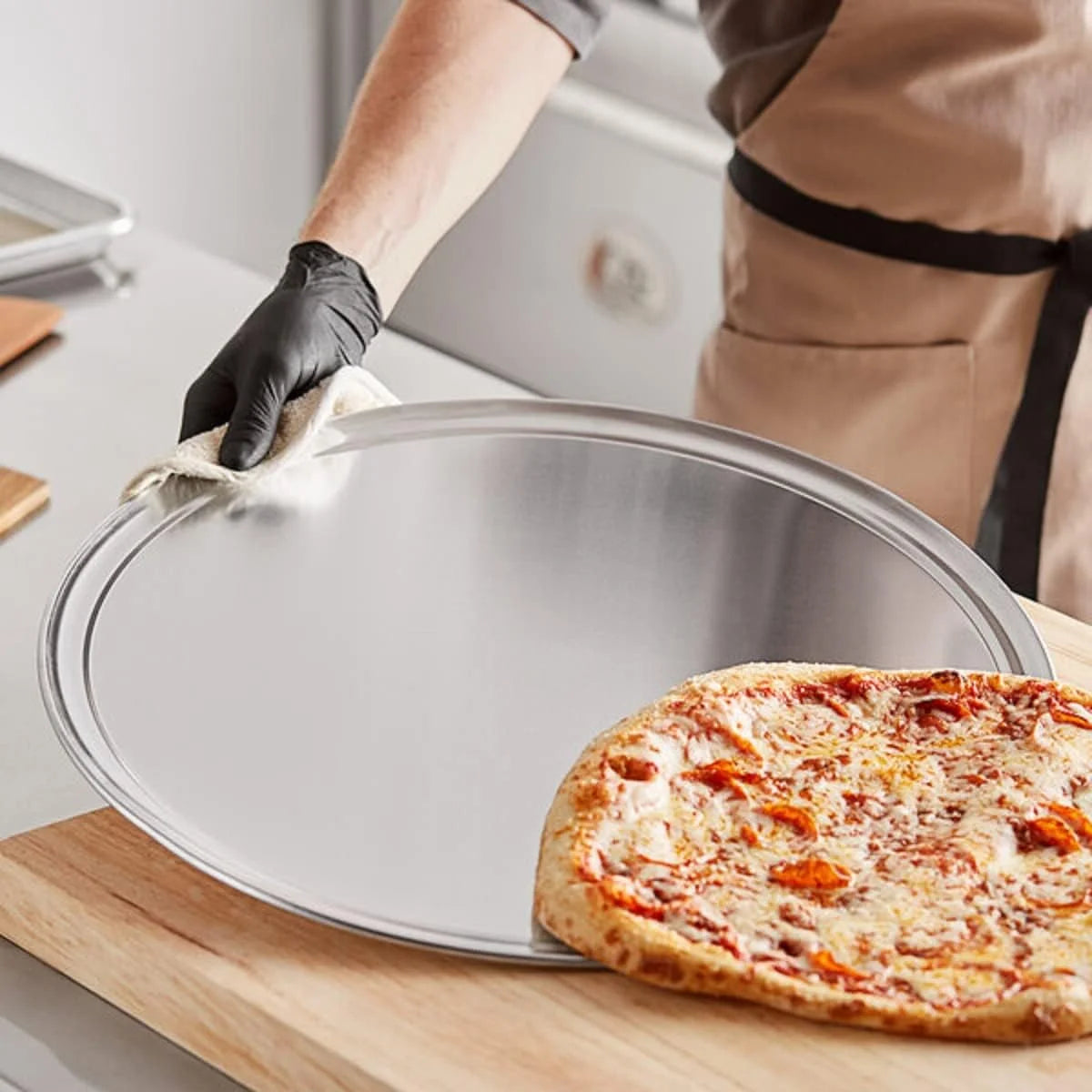 TrueCraftware- Sizeet of 3 Aluminum 22” Pizza Tray Pan Wide Rim- Bakeware Round Pizza Pan Pizza Tray Baking Tray Round Baking Tray for Home Kitchen Pizzeria & Restaurants